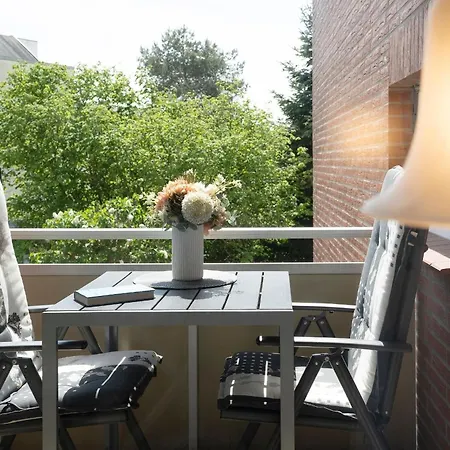 Apartment Strandfee 21 *